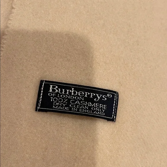 Burberry Vintage Beige 100% Cashmere Scarf - Picture 6 of 10